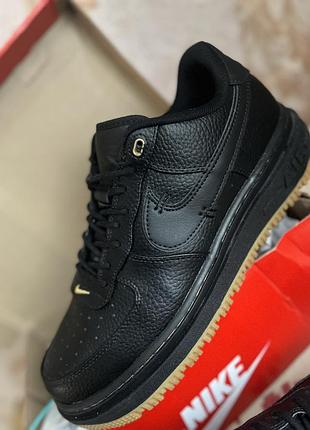 Nike air force 1 luxe.