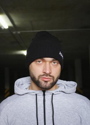 Шапка intruder чорна small logo