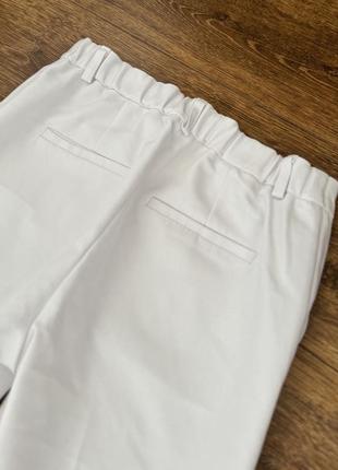 Базовые брюки белого цвета размер xs-s со стелками5 фото