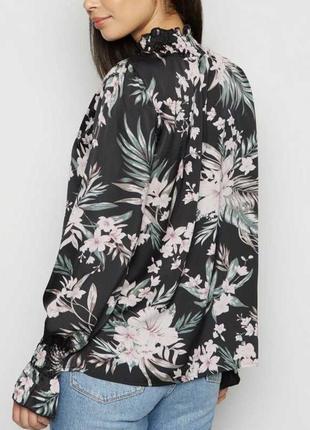 Элегантная блуза ax paris с цветочными мотивами4 фото