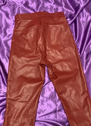Лаковые брюки, бордовые красного цвета, с разрезом скинни у2k6 фото