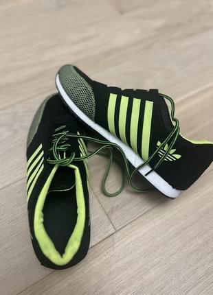 Новые женские кроссовки adidas4 фото