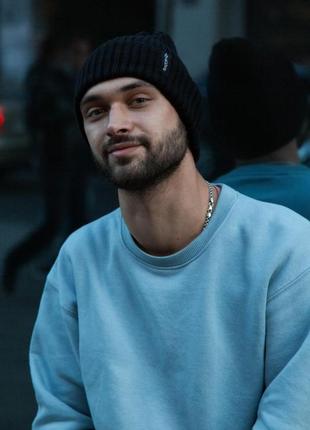 Шапка с подворотом intruder long черная