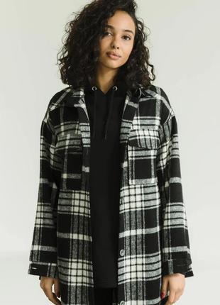 Рубашка-пальто длинное женское теплое кашемировое черное в клетку4 фото