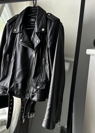 Кожаная косуха zara натуральная кожа овечья кожуна косуха zara натуральная кожа кожа кожаная куртка zara натуральная кожа кожу кожужаная куртка zara