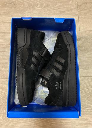Нові кросівки track adidas