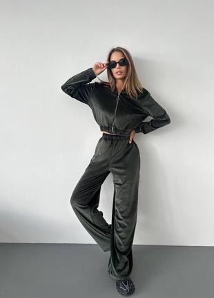 Оксамитовий костюм