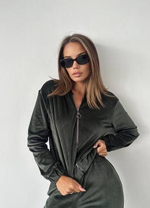 Оксамитовий костюм