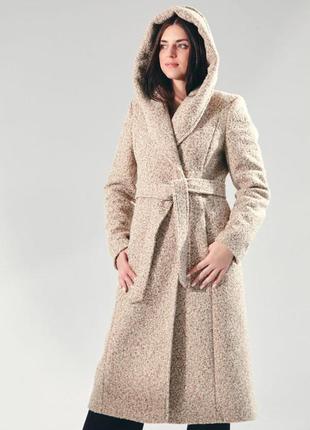 Жіноче пальто з капюшоном та поясом, колір - коричневий, розмір 40