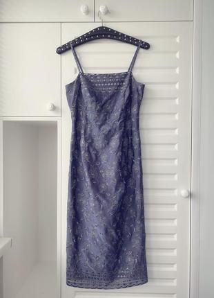 Прямое платье футляр с вышивкой xs тёмно-синее в цветочек1 фото
