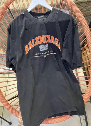 Футболка в стиле balenciaga