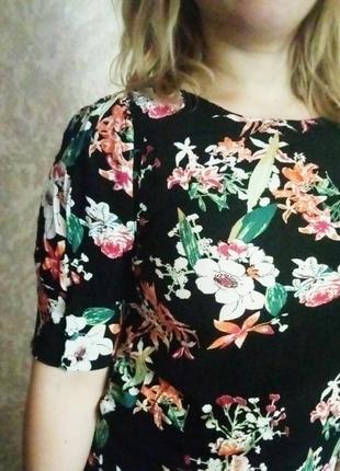 Топ блузка в цветочный тропический принт с рукавами фонариками на пуговицах2 фото