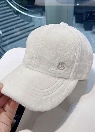 Актуальная зимняя кепка