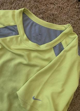 Женская футболка спортивная фирменная nike dryfit размер s4 фото