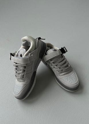 Жіночі кросівки топ🏜️