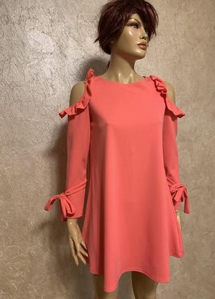 Нарядное платье rinascimento (италия) свободного кроя с оригинальным декором3 фото