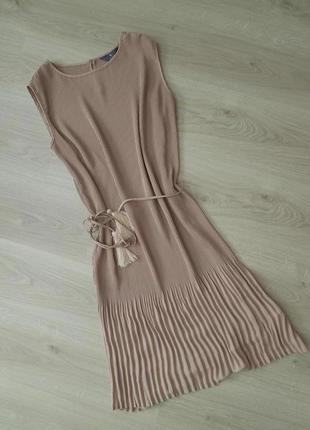 Плиссированное нюдовое платье tu1 фото