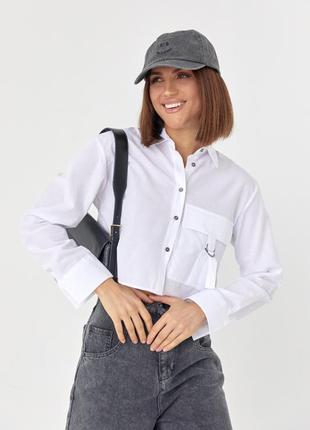 Укороченная женская рубашка с накладным карманом4 фото