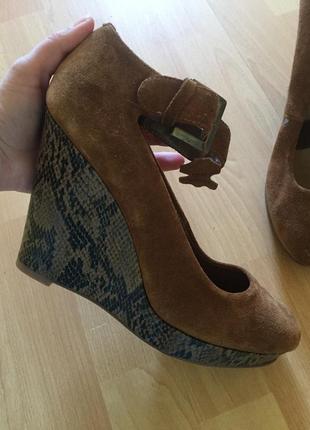 Замшеві туфлі clarks