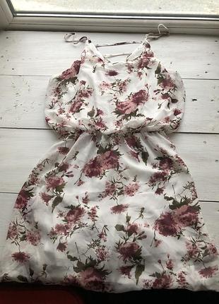 Красивое платье в цветочек