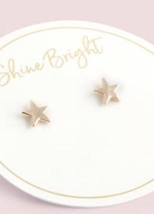 Сережки-гудзики у вигляді зірок avon