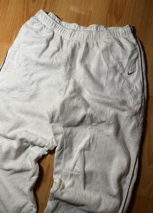 Спортивні штани nike vintage плюшеві2 фото