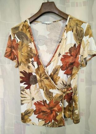 Трикотажная блузка с запахом в ярких цветах5 фото