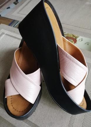 Шкіряні шльопанці класные