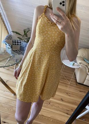 Літній сарафан на бретелях в квіточку