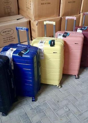 Большой дорожный чемодан полипропилен на 4 калесах milano чемодан l яркий желтый чемодан с расширением8 фото