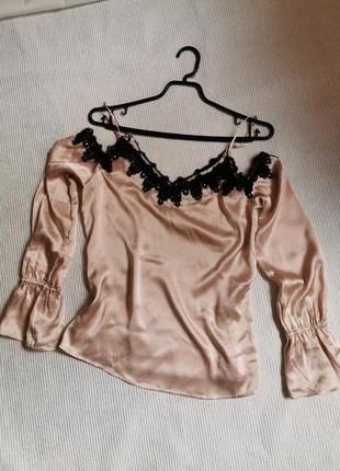 Ніжна нарядна блузка з відкритими плечима і мереживом німеччина3 фото