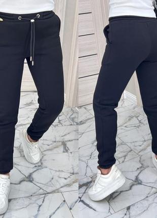 Женские спортивные штаны
отличное качество материала!
ткань: турецкая трехнить пенье на флисе5 фото