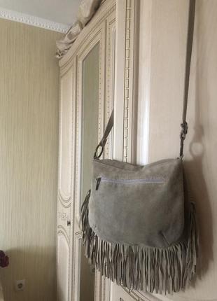 Стильная этно кожаная замшевая сумка, натуральная кожа замша с кистями китицами, италия4 фото
