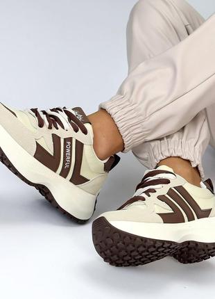 Круті жіночі кросівки в міксовому кольорі, бежеві, топ якості на шнурках, базові весняні, літні3 фото