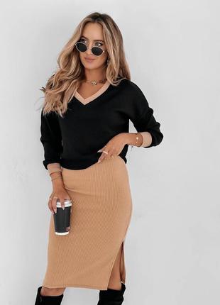 Костюм кофта с v образным вырезом рукав 3/4 с манжетом отделка рубчик юбка миди прямая на резинке с разрезом сбоку ткань ангора двусторонняя+ рубчик