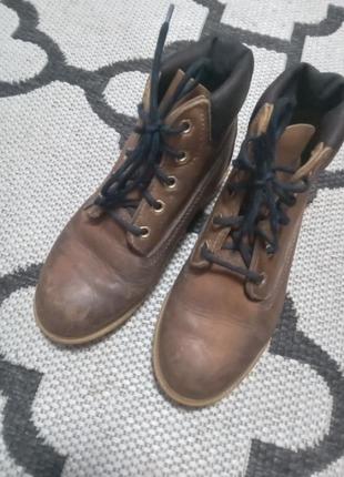 Брендові шкіряні ботінки 34 р.,устілка 21.4 см