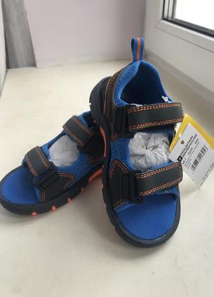 Сандалі для хлопчика з англії
