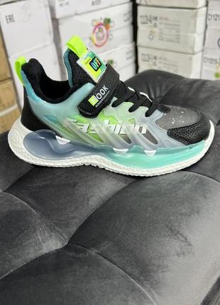 Легкие теплые кроссовки, в наличии 40р.-24 см