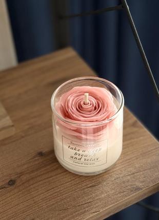 Свічка з бутоном троянди