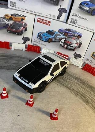 Дрифт машинка toyota ae86 sprinter trueno на радиоуправлении белая. машинка на пульте, аккумуляторе5 фото