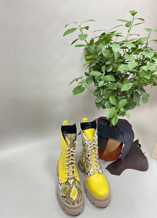 Ботинки из эксклюзивной кожи с тиснением под змею + желтая кожа много цветов5 фото