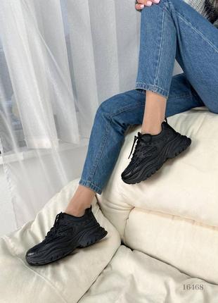 Женские черные кроссовки, текстиль с резиновыми вставками3 фото