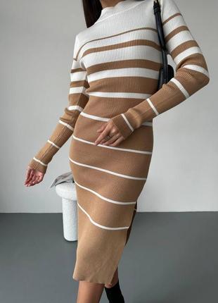 Теплое женское облегающее платье в рубчик с разрезом классическое трикотажное платье миди машинной вязки2 фото