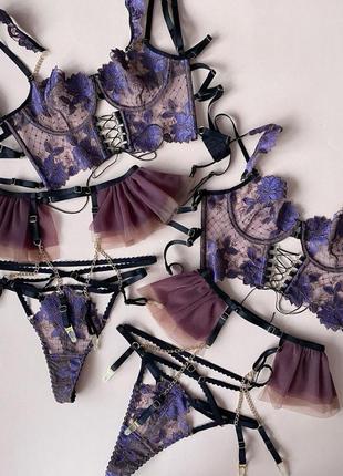 Жіночий комплект нижньої білизни фіолетового кольорі трусики ліф пояс