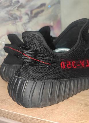 Кросівки adidas yezzy boost 350 v2
оригінал4 фото