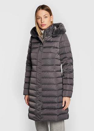 Оригінальний жіночий пуховик geox