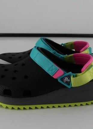 Крокс классик хайкер платформа черные с зеленым сабо crocs classic hiker clog black green