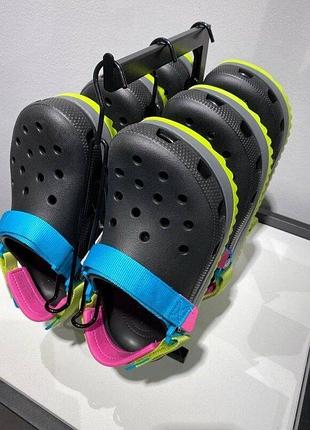 Крокс классик хайкер платформа черные с зеленым сабо crocs classic hiker clog black green