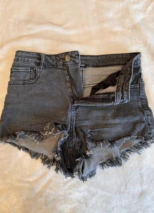 Джинсовые шорты
