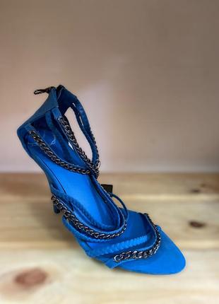 Босоніжки bershka